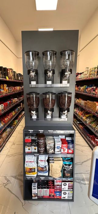 Дървен стелаж за кафе или ядки с бункери