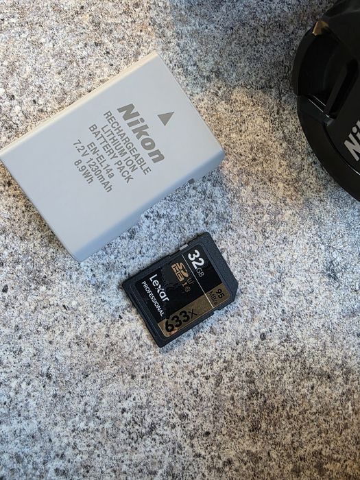 Nikon D3500 + 18-55mm VR