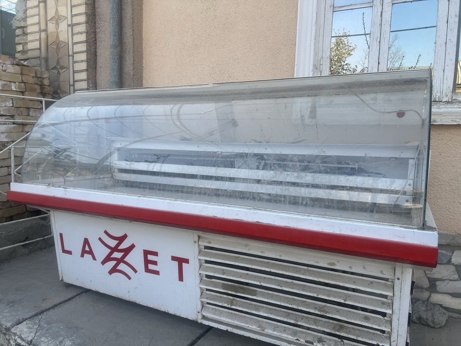 Xaladilnik, Vetrina sotiladi