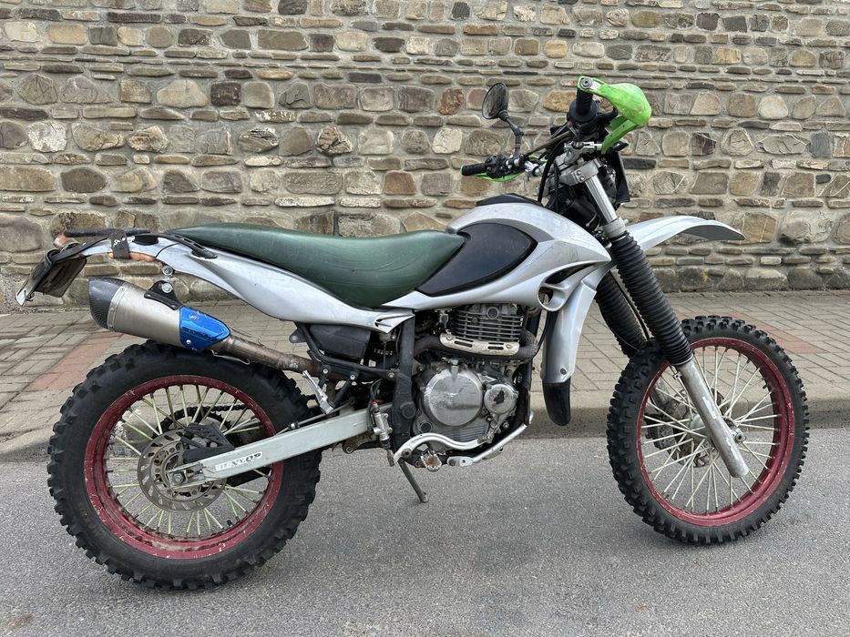 Motocicleta Beta Alp 4.0