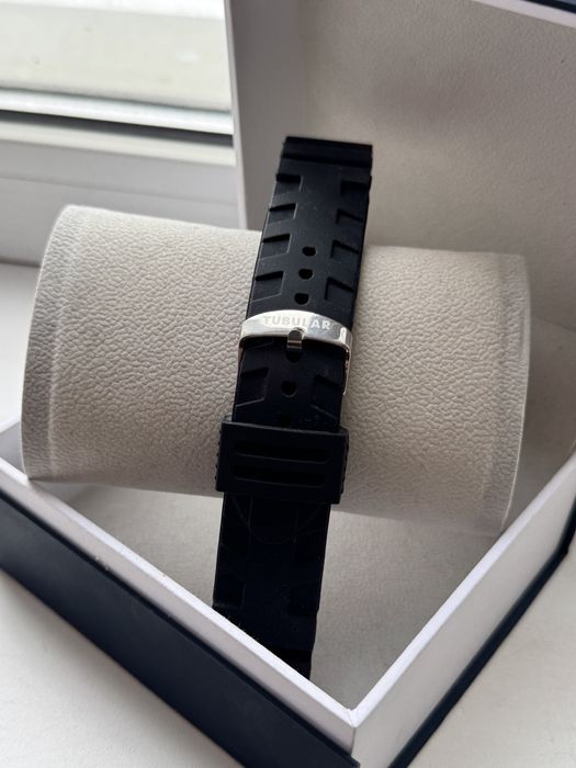 продам часы TUBULAR