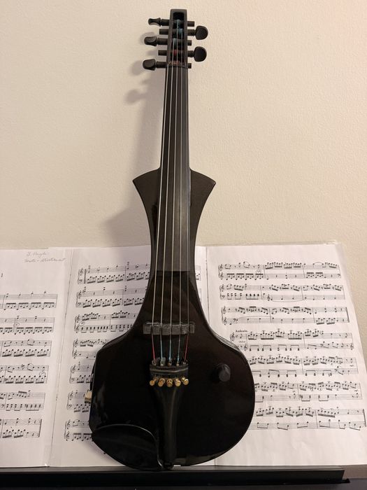 Vând vioară Cantini Sonic – 5 corzi
