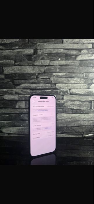iPhone 15.