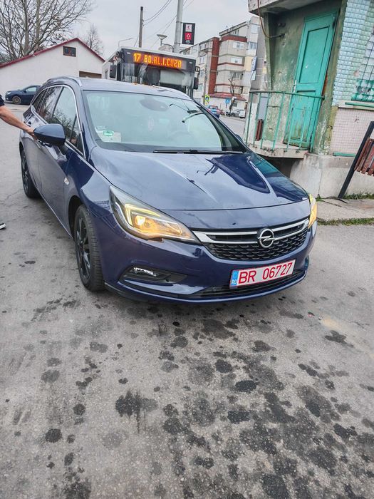 Vând Opel Astra K an fabricație 2016