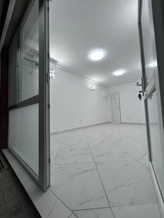 Дава се под наем Офис в Варна, Център - 24 кв.м за 298.86 € - Снимка #2