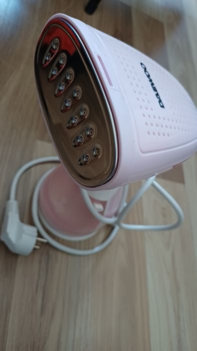 Fier de calcat vertical cu abur DAEWOO