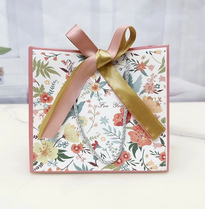 Подарочные пакеты