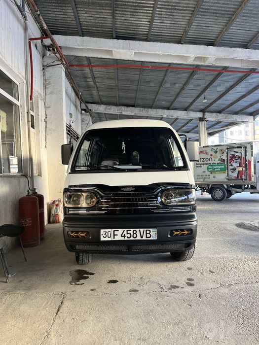 Дамас Ван сотилади