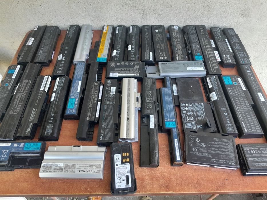 продавам батерии за лаптопи