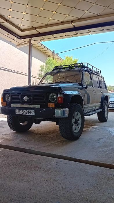 Nissan PATUROL Y60