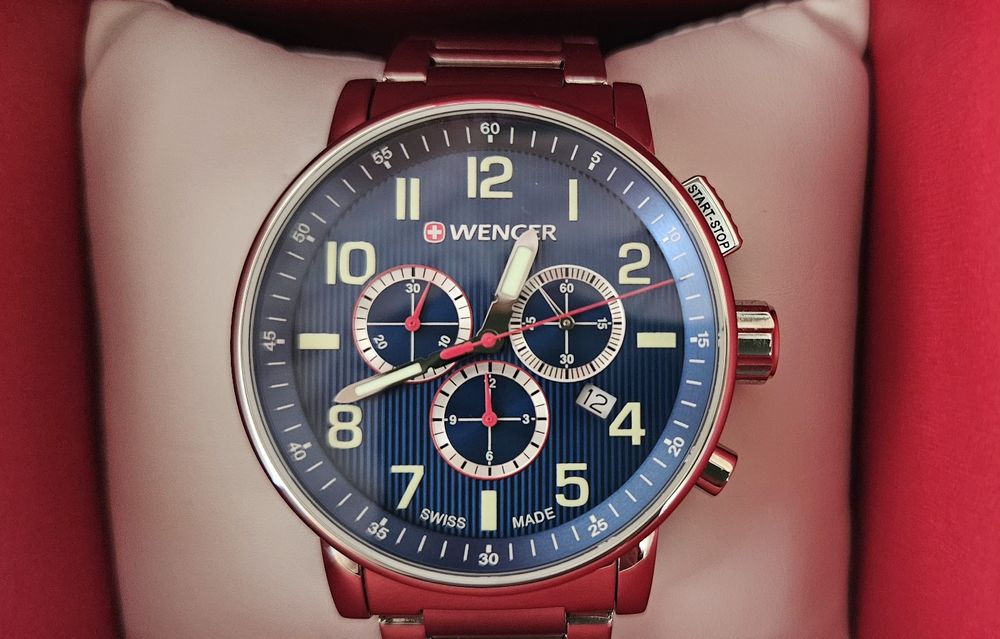 Часовник WENGER-швейцарски(в перфектно състояние)