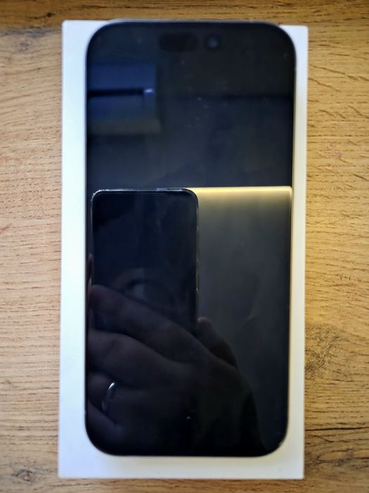 Iphone 15 Pro 256 gb.