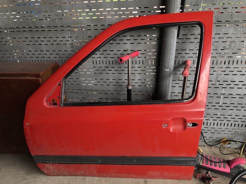 Продам дверь на гольф 3