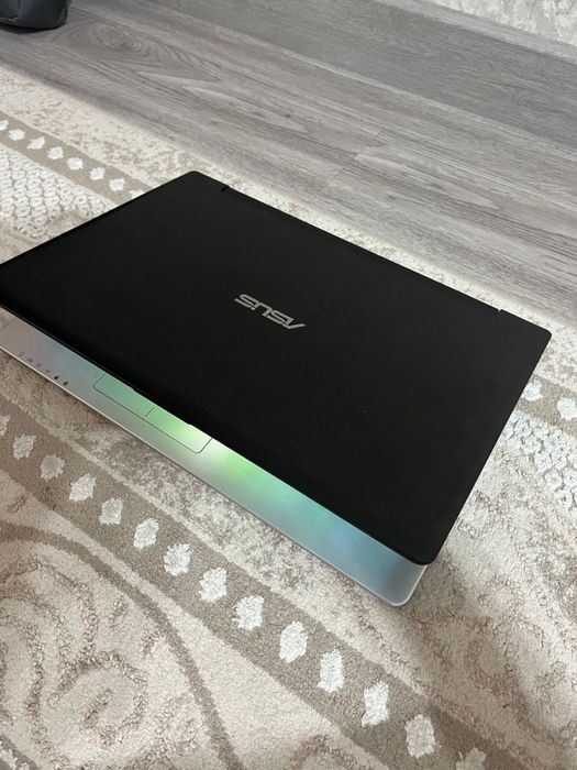 Продается б/у ноутбук