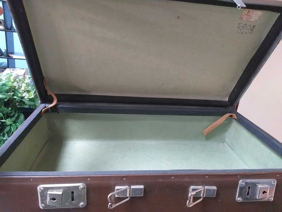 продам "советский" чемодан