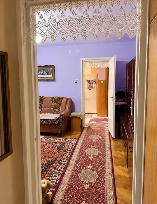 Proprietar vând apartament 2 camere Gherla, 52 mp, etaj 3, centrală, mobilat