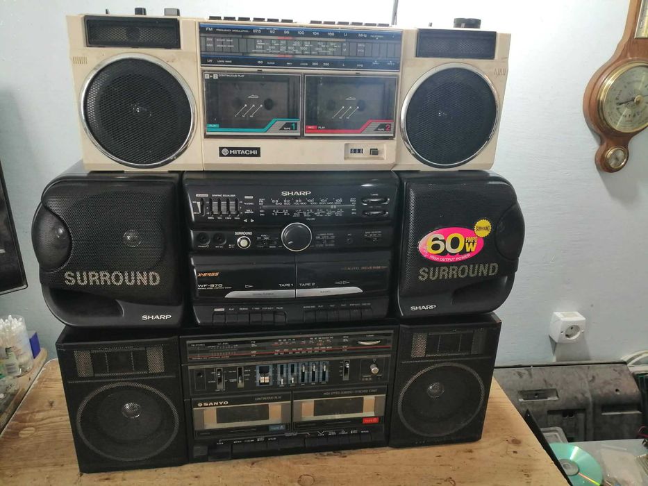 radio casetofon de colectie HITACHE