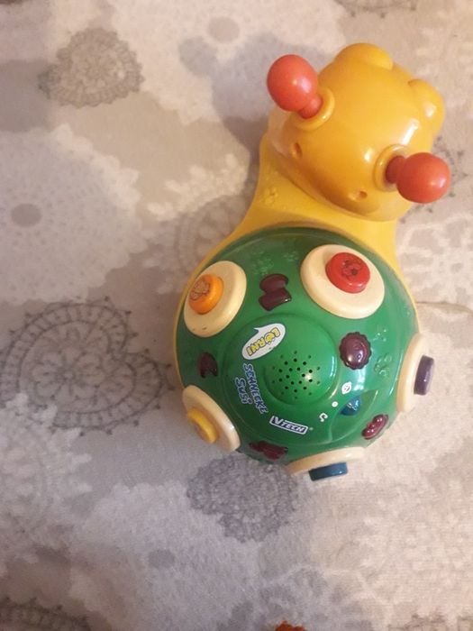 Carusel muzical si diverse jucarii  muzicale