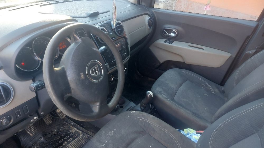Vând Dacia Lodgy