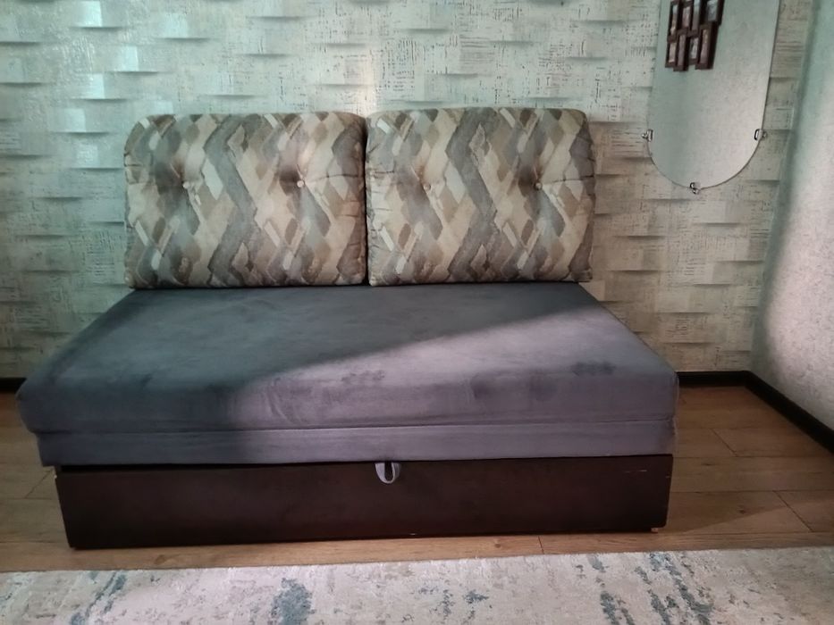 Продам диван -кровать.