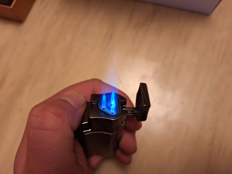 Луксозна запалка за пури с троен джет Honest ( 4 цвята )