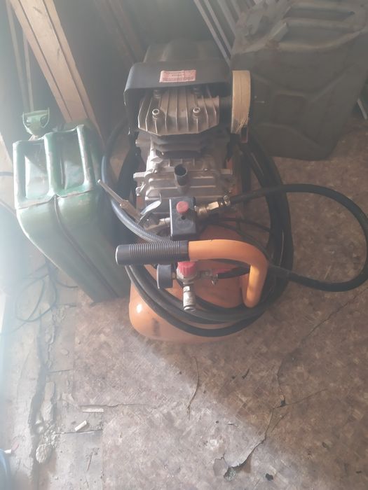 Продам компрессор