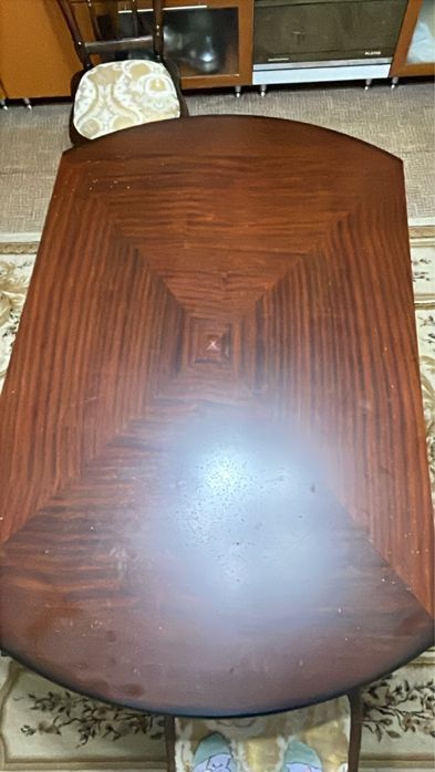 Кухонный деревянный стол