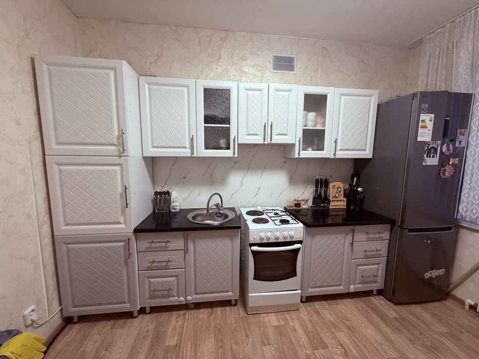 Продам кухоныый гарнитур