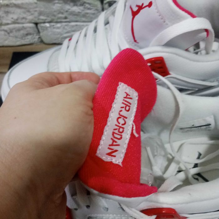 Кроссовки новые Jordan