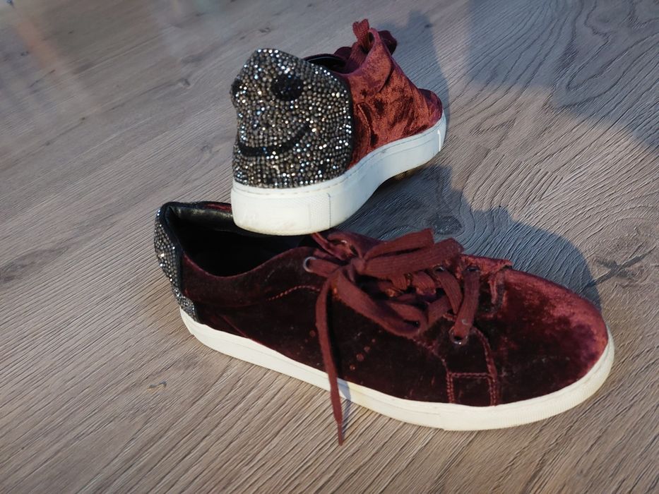 Pantofi Lola Cruz-aproape noi,