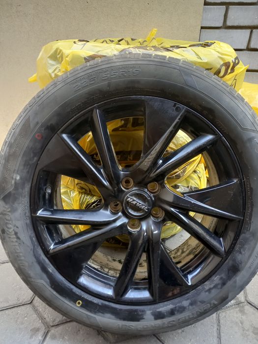 Шины на 19 новые   4 шт