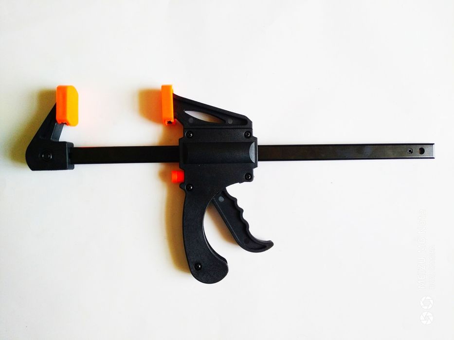 Струбцина быстрозажимная зажим столярная strubsina