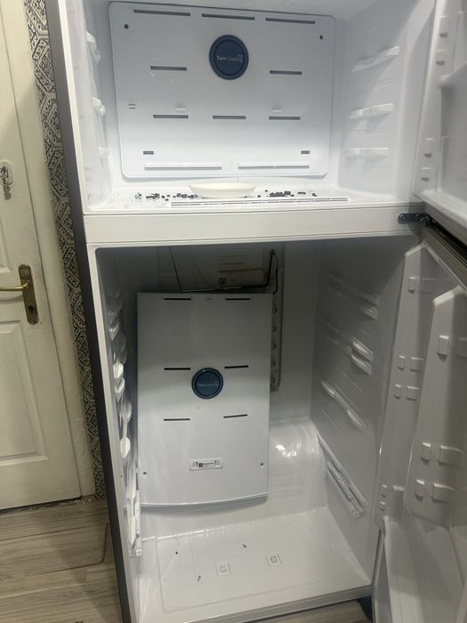 Ремонт холодильника морозильника