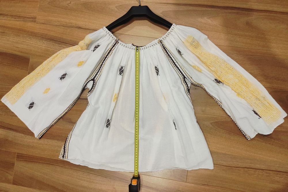 Ie autentica, costum popular