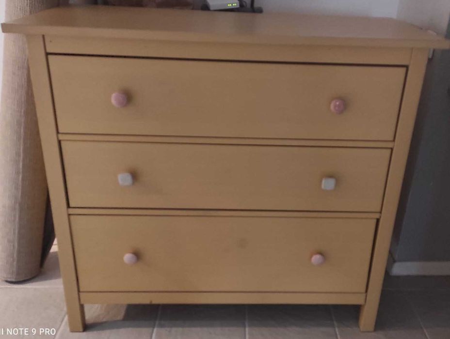 Comoda IKEA HEMNES galbenă
