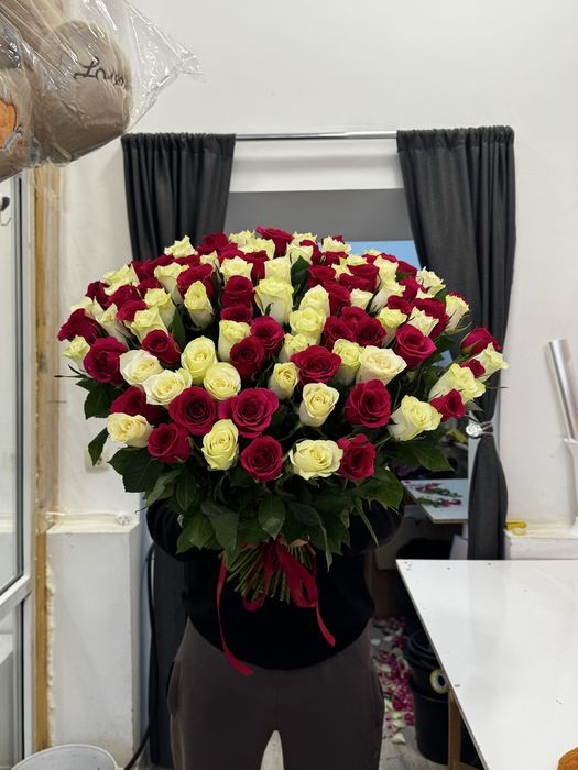 Букет из 101 розы метровые