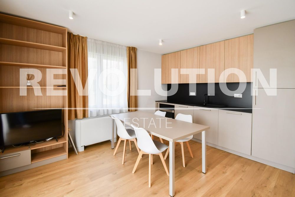 Дава се под наем Двустаен апартамент в София, Мусагеница - 65 кв.м за 650 € - Снимка #1