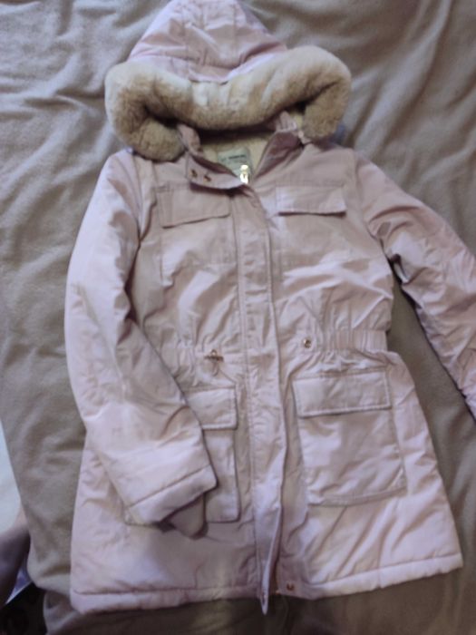 Продам куртки зимние на девочку 8-11 лет