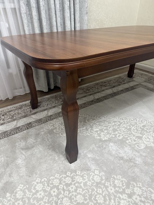 Продам стол гостинный