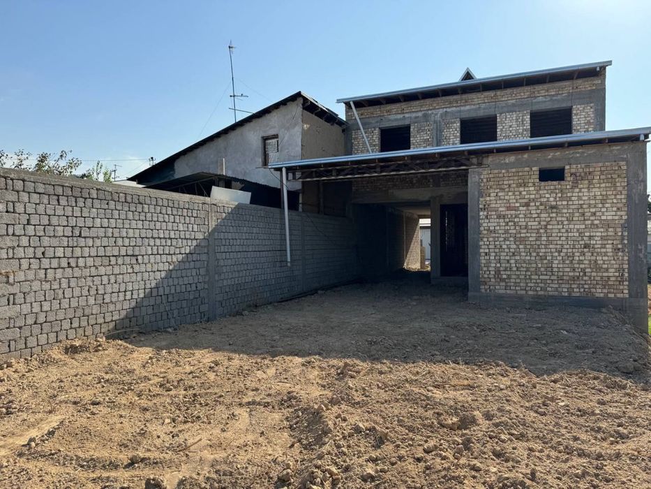 Yangi qurilgan uy sotiladi!