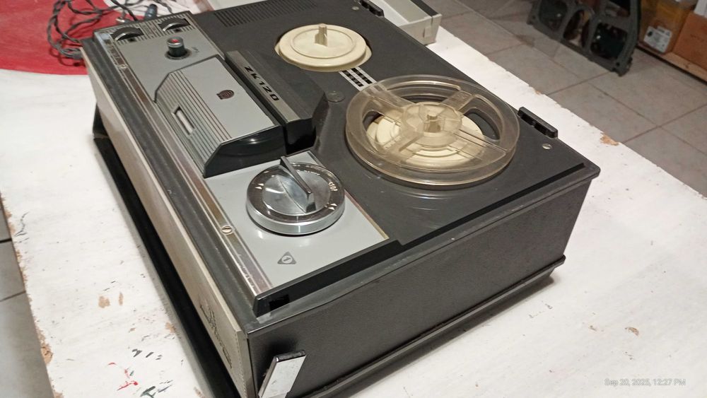 CD плеър Sony CDP XE-330 и магнетофон Unitra ZK-120 Grundig