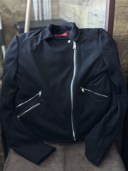 Велурено яке Guess