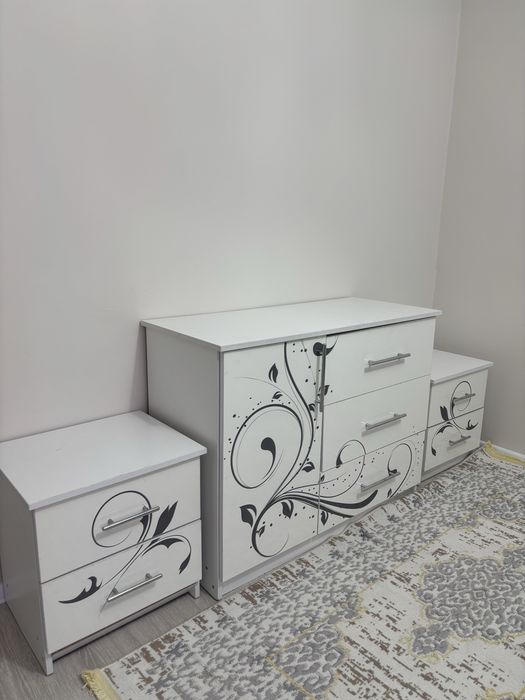 Кровать с тумбами