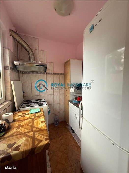 Royal Imobiliare - Vanzare apartament zona Vest