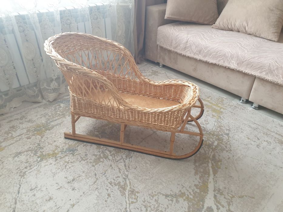 Продам Ротанговые зимние санки