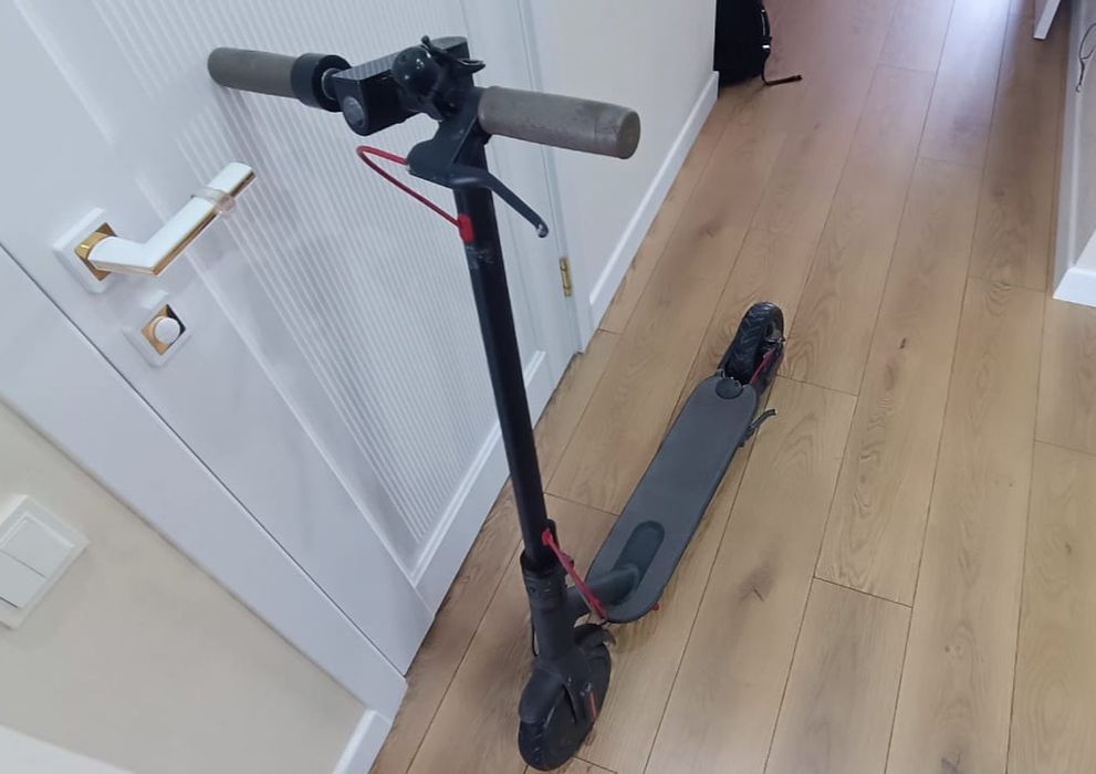 продам Xiaomi Mi Electric Scooter