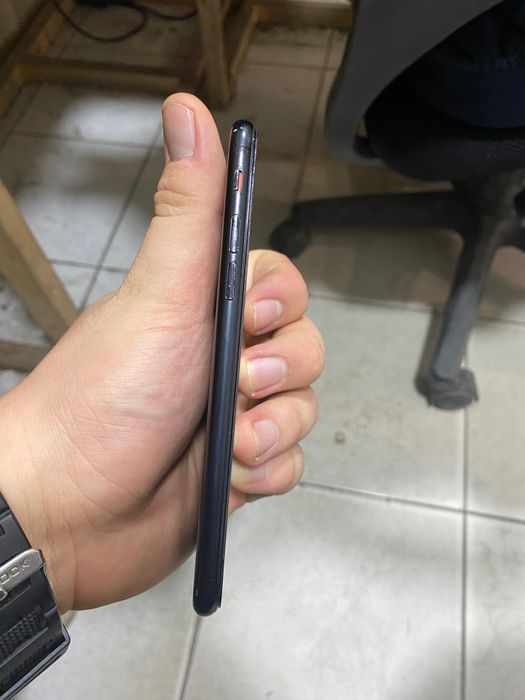 Iphone 7 matt black 32gb ideal sotiladi srochno!