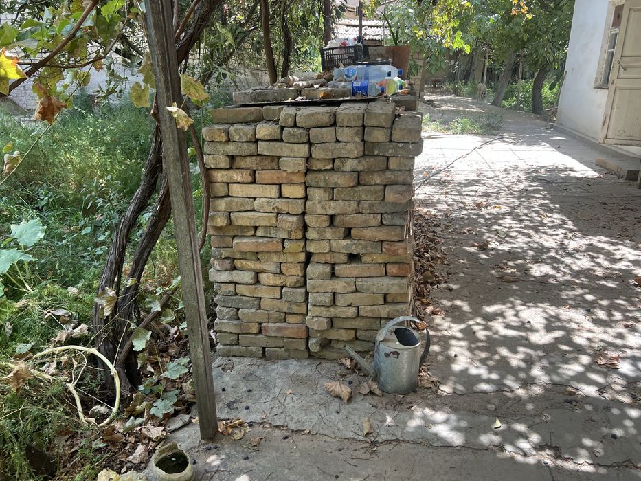 Продаётся Жонны кирпичиот.для строителства