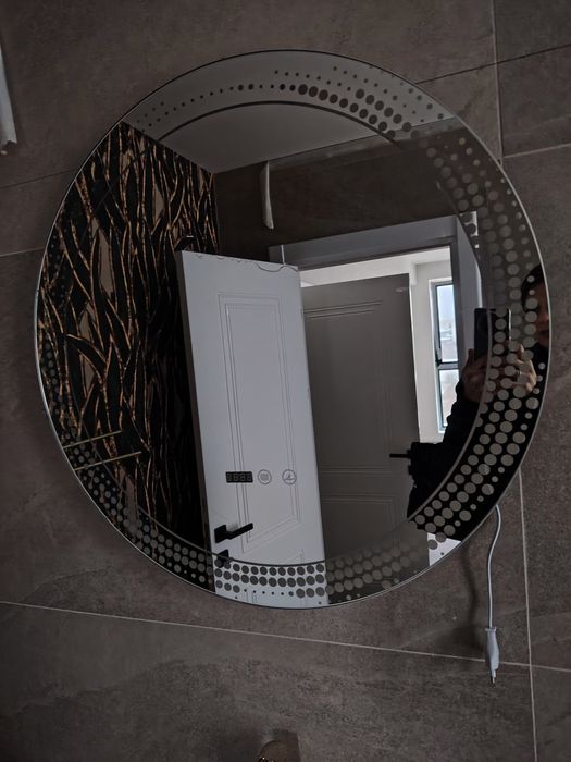 Oglindă rotundă superbă nou-nouța