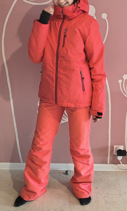 яке Reaction by Kenneth Cole и ски екипи р-р XS